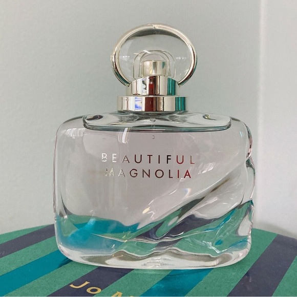 Wrapped Estee Lauder 100ml Beautiful Magnolia
Eau de Parfum Spray - Picture 2 of 3